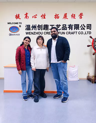 Сатып алушылар Wenzhou Create Fun Craft Co., Ltd. зауытының сайтын тексерді